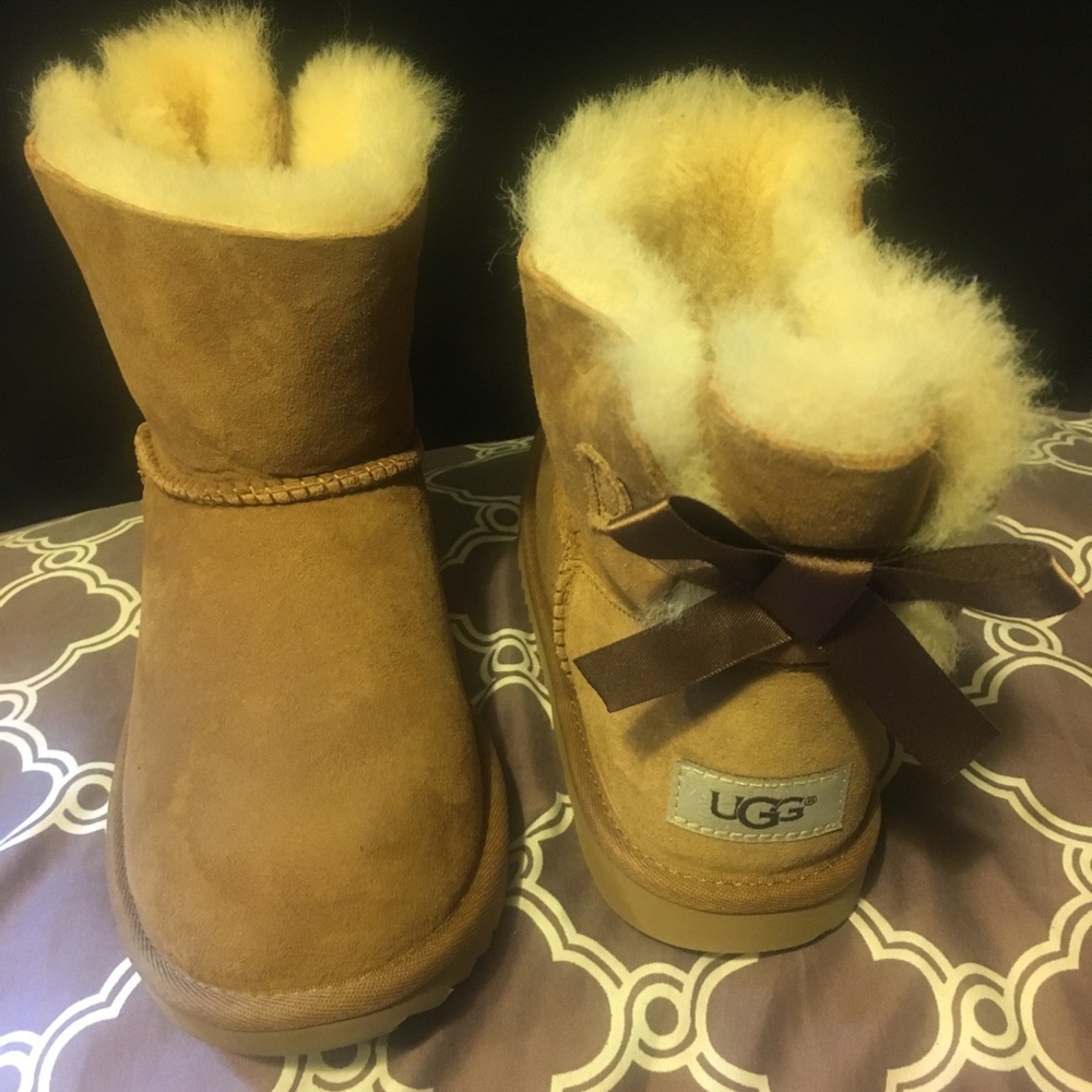 KIDS size 3 UGGS
